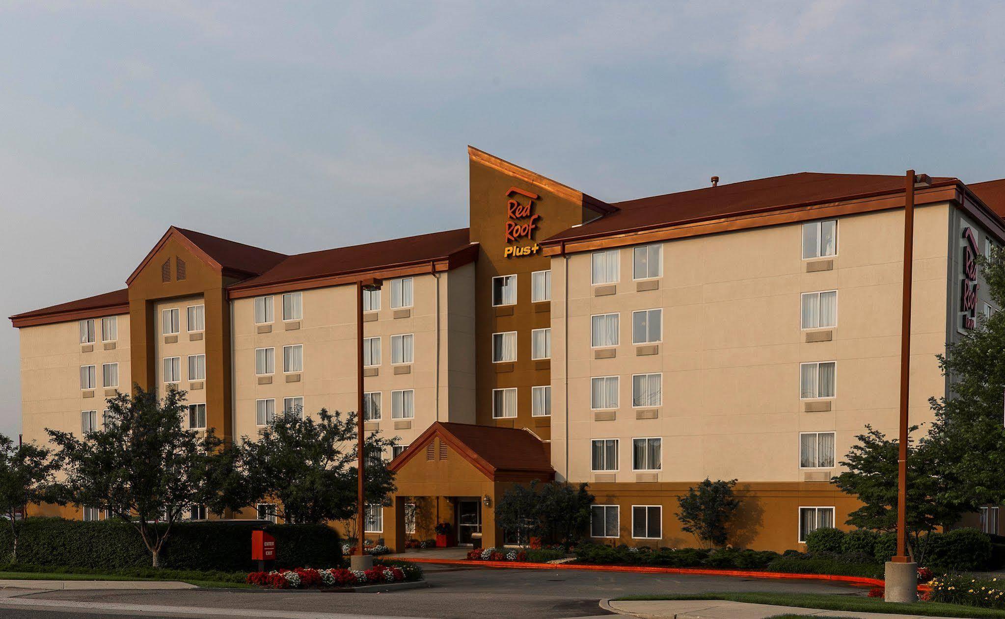 Red Roof Plus Long Island - Garden City Westbury Esterno foto